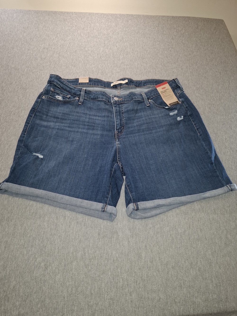 Levi's Mid Wash Rolled-Hem Denim Shorts Size 22w - Picture 9 of 11